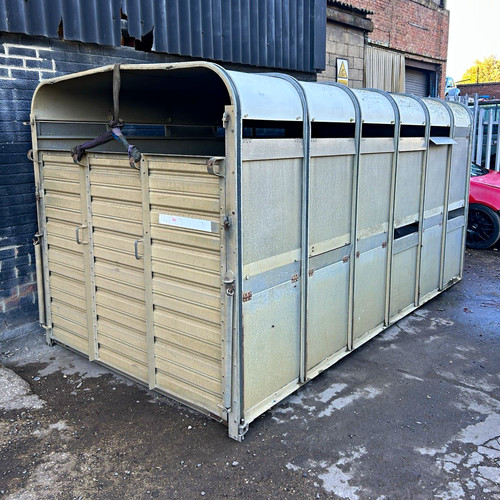 Galvanised enclosed cattle - galvanised,